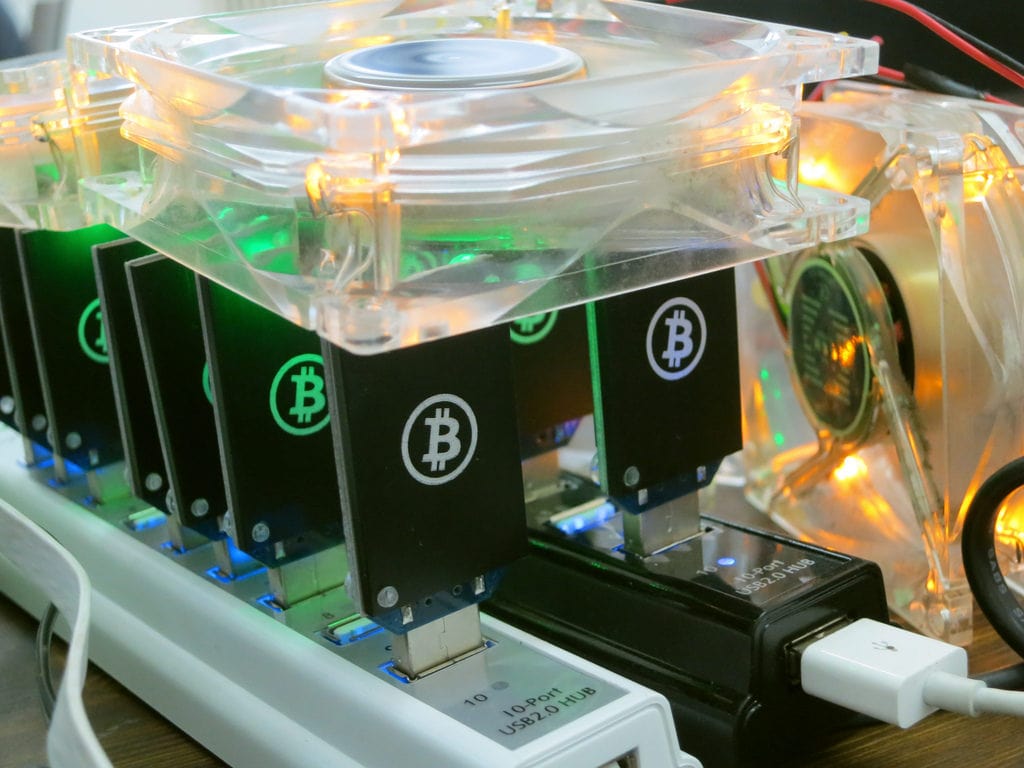 Mining Farm Bitcoin Miner : Cryptocurrency Miners Seek Cheap Energy In Norway And Sweden Arctictoday : A bitcoin farm is a place with hundreds of huge mining rigs to mine bitcoin or any other cryptocurrencies.